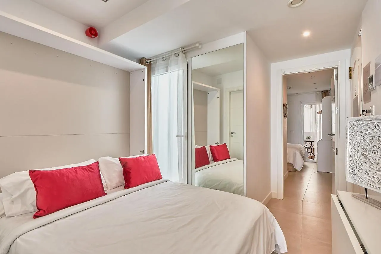 Suite Deluxe Face Mer Apart Malaga Apartment